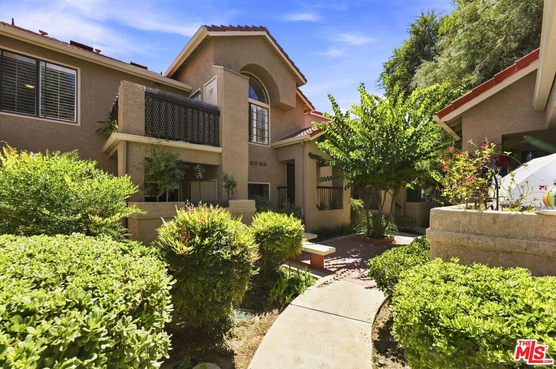 2 bd, 2 ba Condo in Simi Valley, CA — $3,599/mo — photo 2