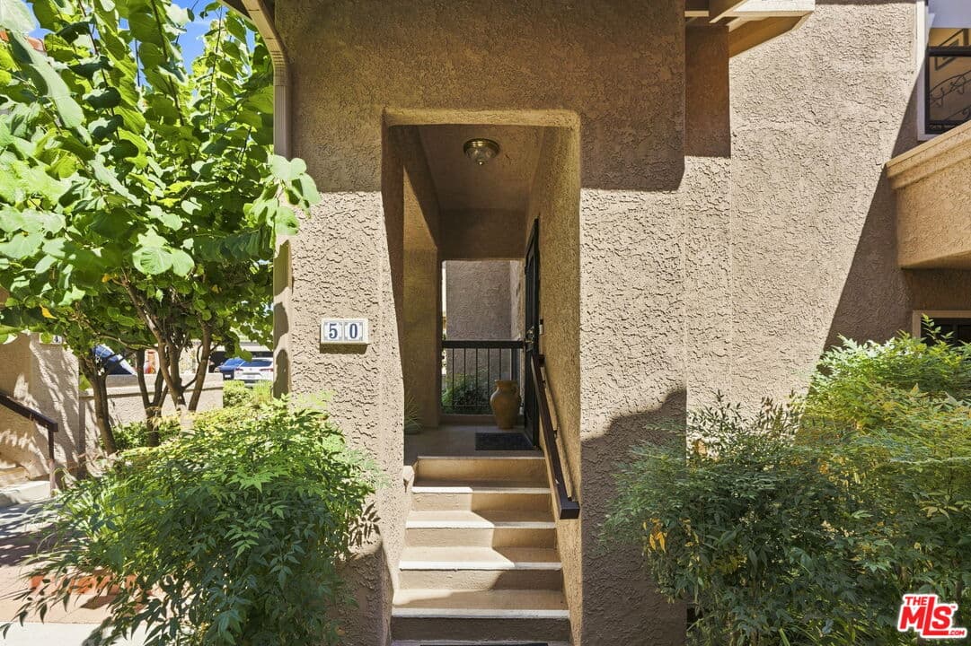 2BR Condo in Simi Valley — $3,599/mo