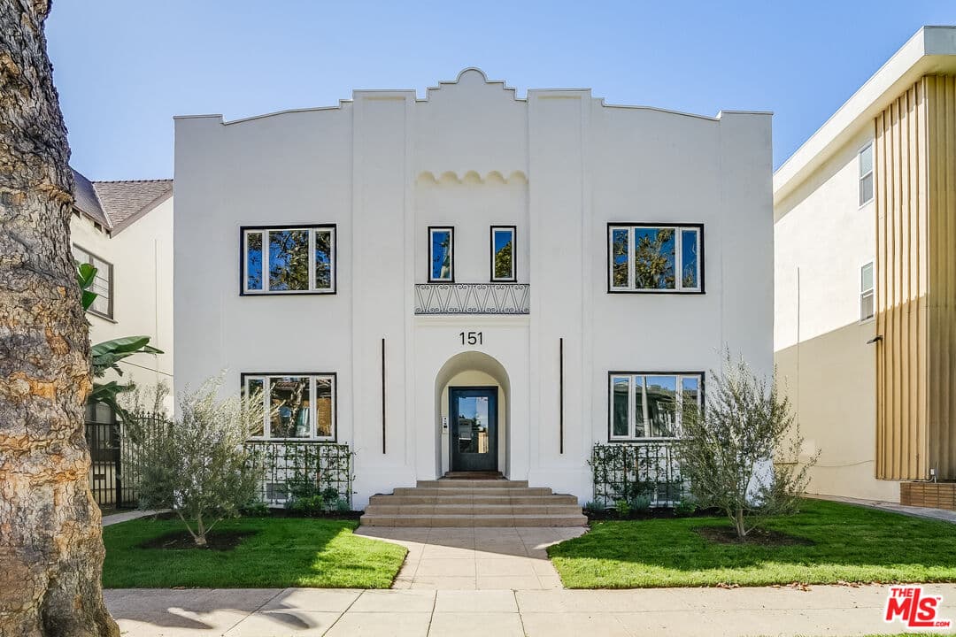 1 bd, 1 ba Townhouse in Beverly Hills, CA — $3,100/mo — photo 1