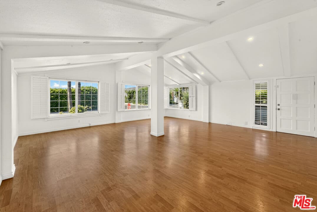 2 bd, 2 ba House in Malibu, CA — $6,500/mo — photo 2
