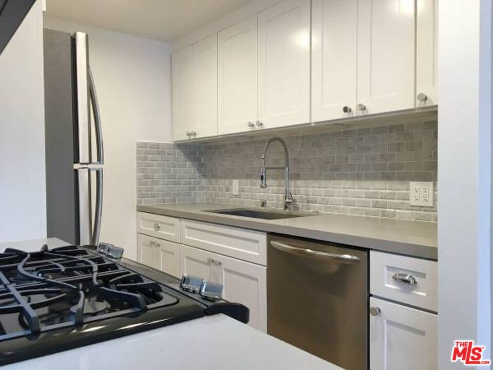 1 bd, 1 ba Apartment in Los Angeles, CA — $2,995/mo — photo 2