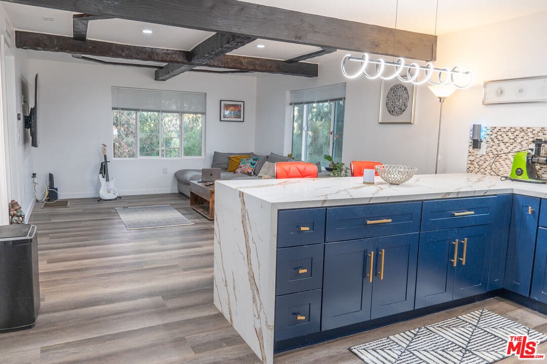 2BR Apartment in Los Angeles β $4,850/mo