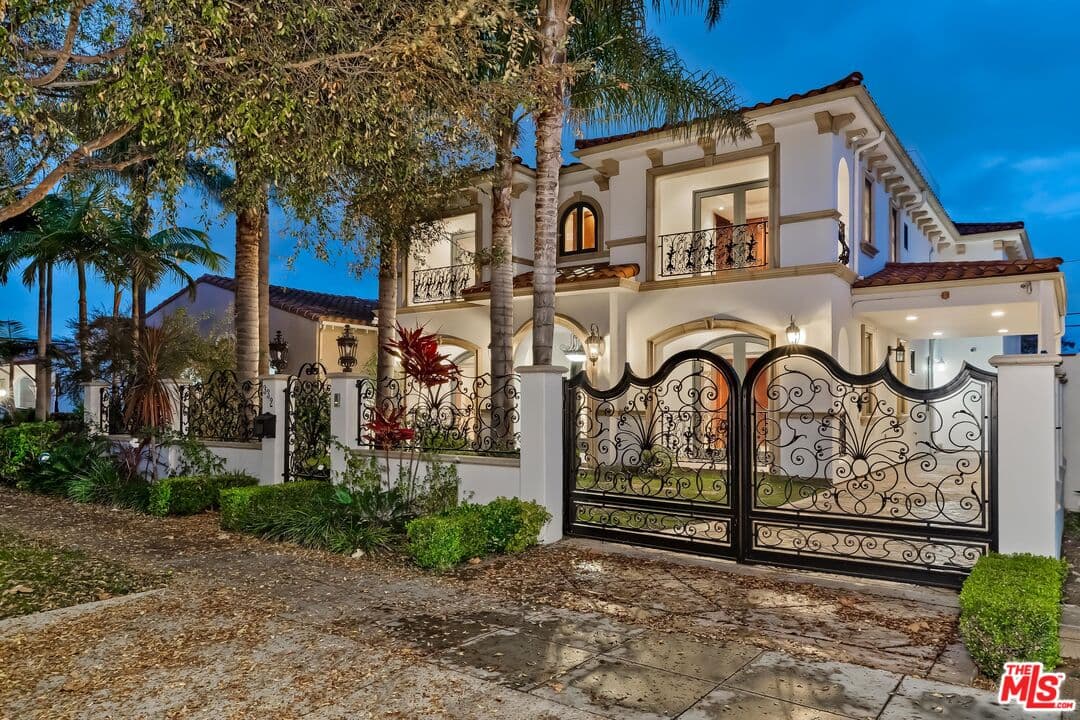 6 bd, 7 ba House in Beverly Hills, CA — $18,000/mo — photo 2
