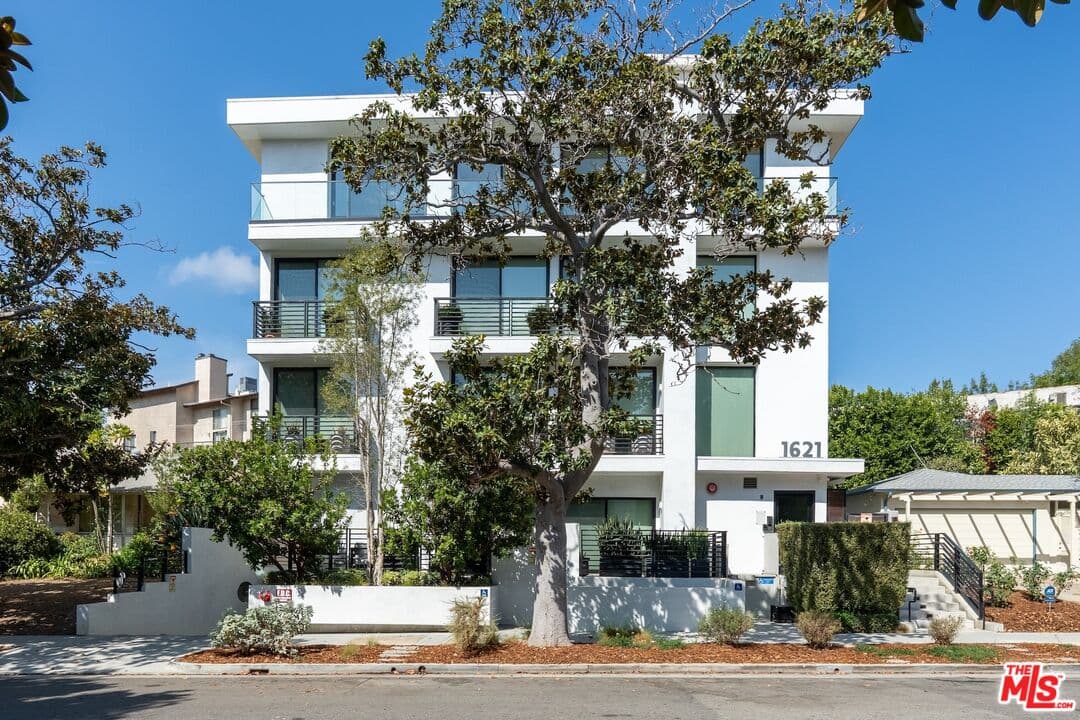 3 bd, 4 ba Condo in Los Angeles, CA — $11,750/mo — photo 1