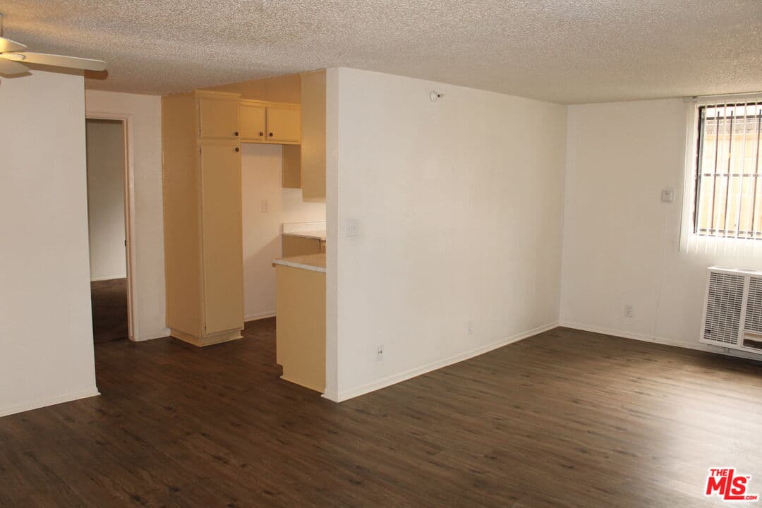 1 bd, 1 ba Apartment in Hawthorne, CA — $1,900/mo — photo 2