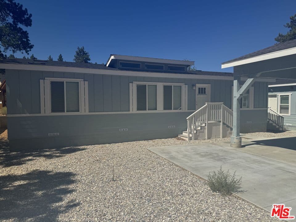 3 bd, 2 ba House in Big Bear City, CA — $2,295/mo — photo 2
