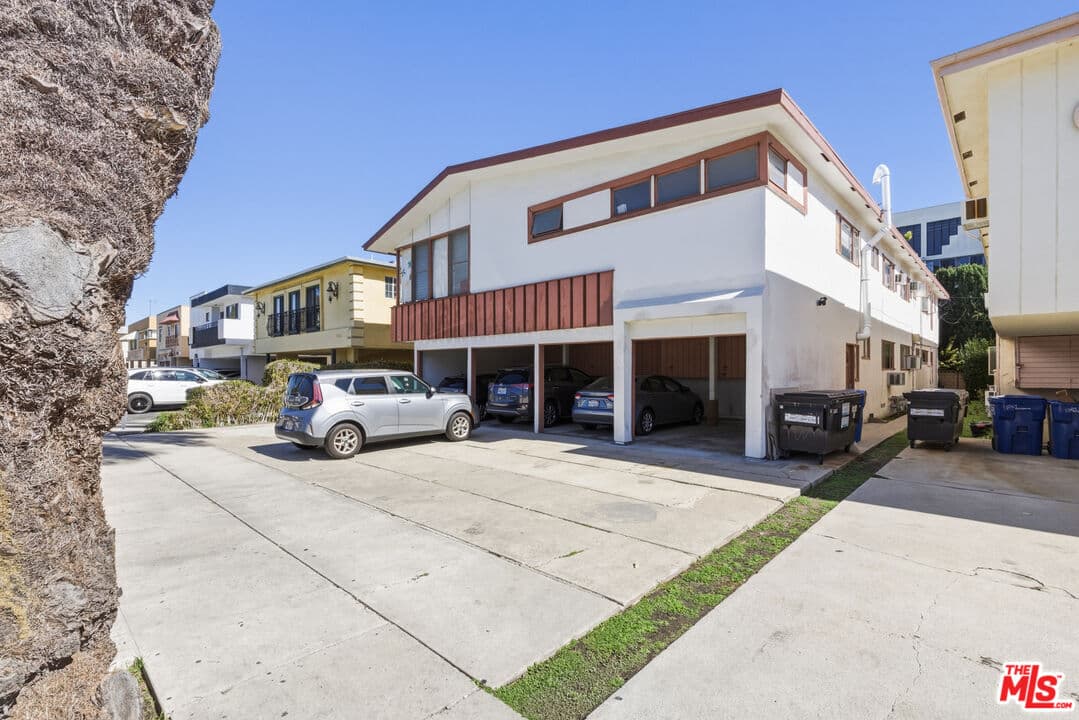 1 bd, 1 ba Apartment in Los Angeles, CA — $2,075/mo — photo 2