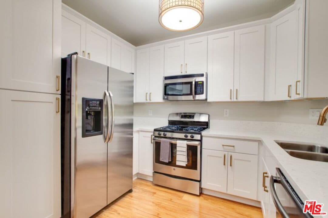 1 bd, 1 ba Condo in Los Angeles, CA — $3,317/mo — photo 2