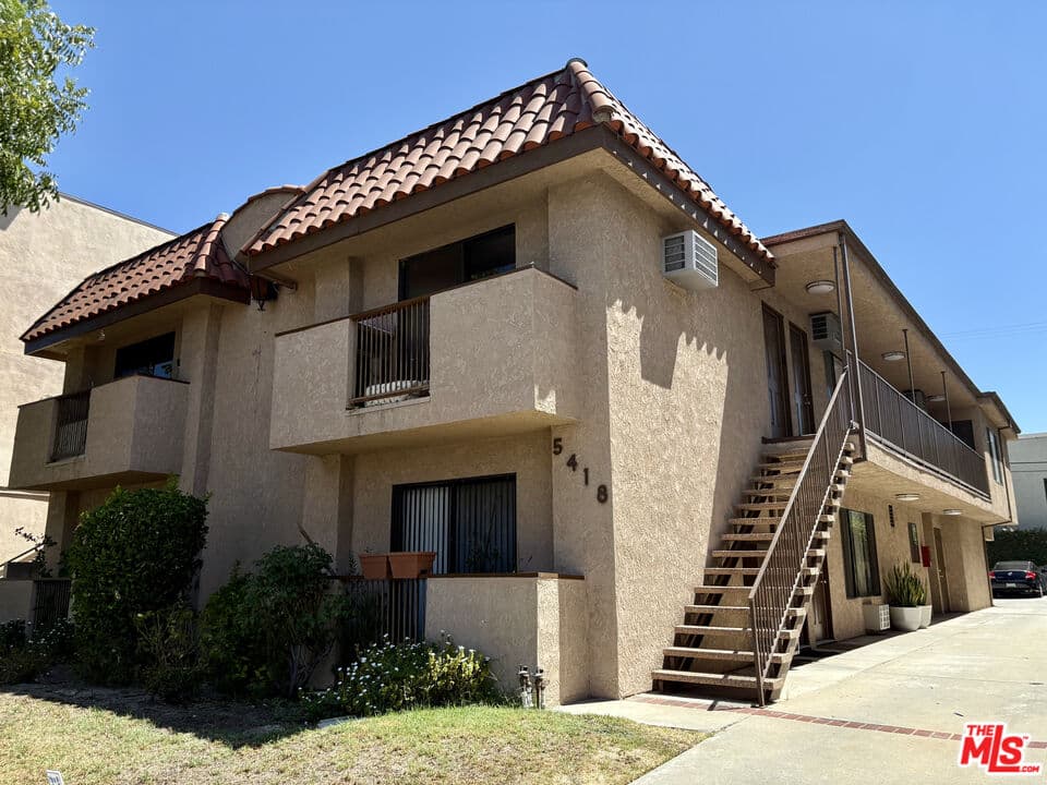 Studio, 1 ba Townhouse in Los Angeles, CA — $1,875/mo — photo 1