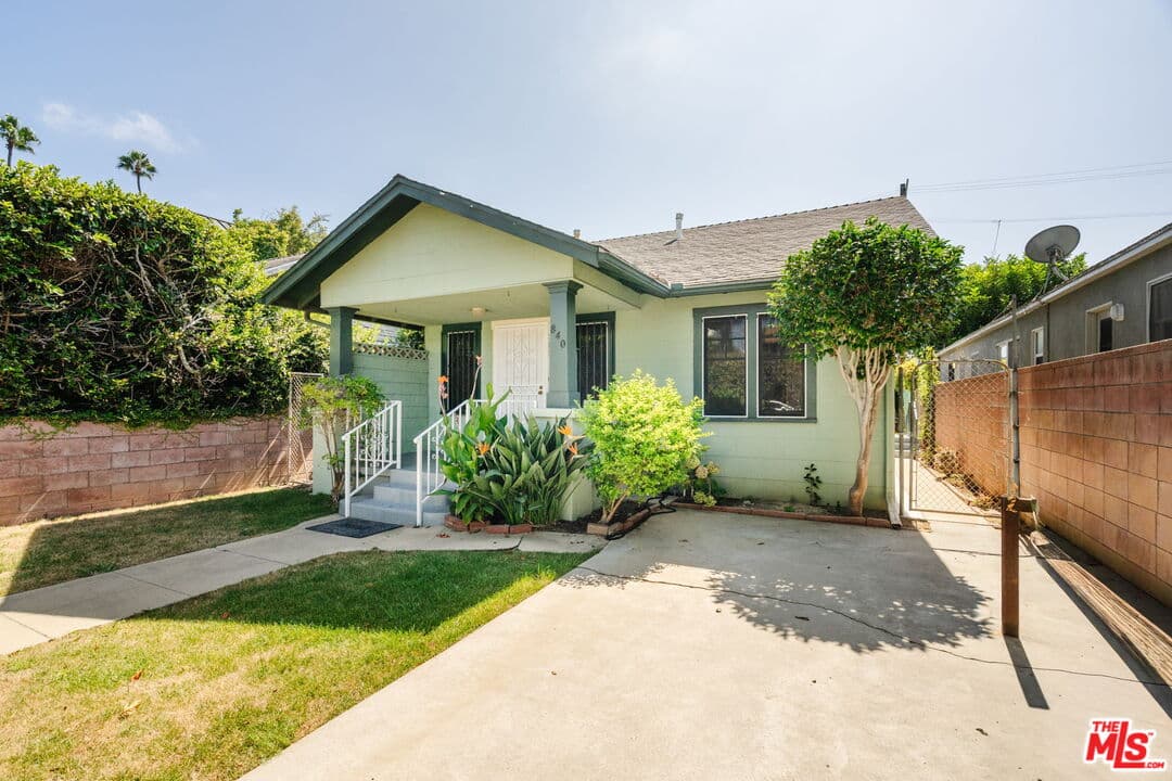2 bd, 1 ba House in Los Angeles, CA — $5,500/mo — photo 2