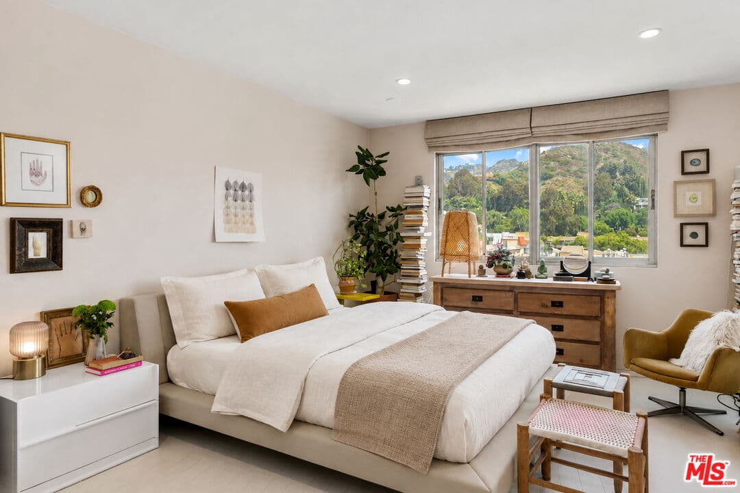 1 bd, 2 ba Condo in Los Angeles, CA — $6,000/mo — photo 1