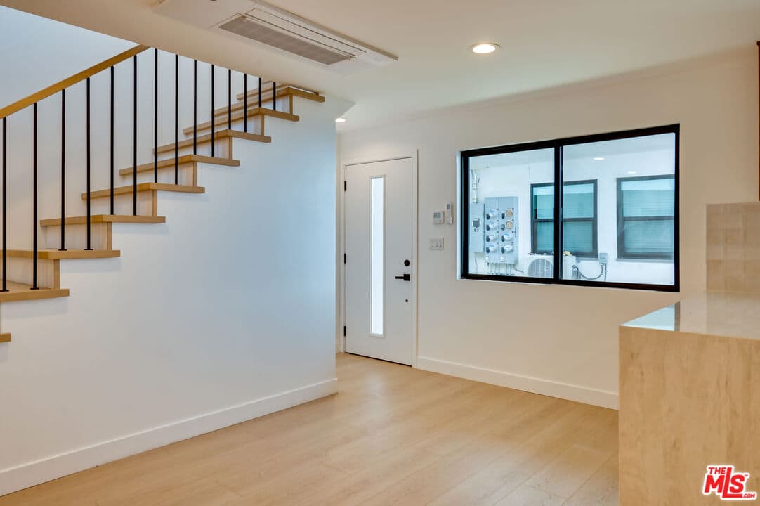 1 bd, 2 ba Condo in West Hollywood, CA — $4,150/mo — photo 2