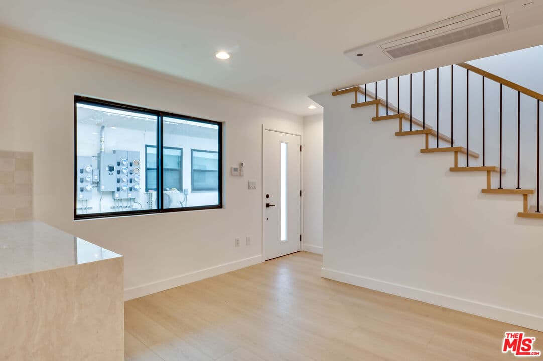 1 bd, 2 ba Condo in West Hollywood, CA — $4,450/mo — photo 2