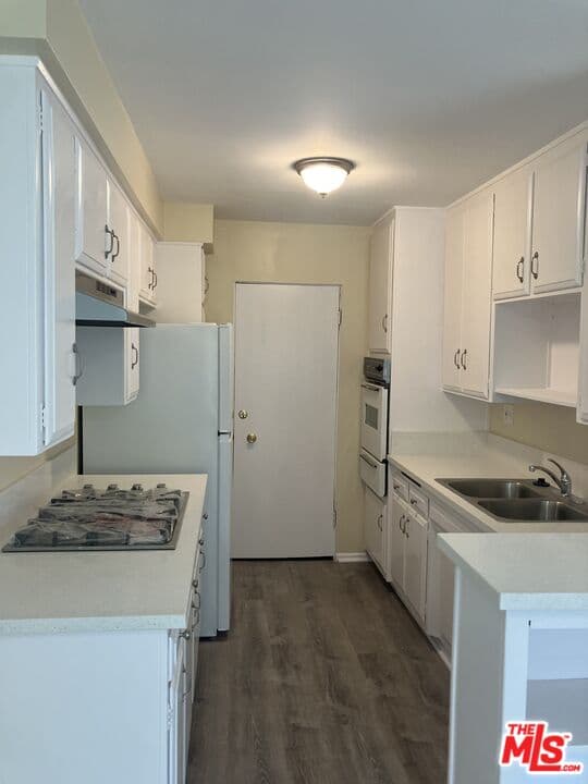 1 bd, 1 ba Townhouse in West Hollywood, CA — $2,500/mo — photo 2