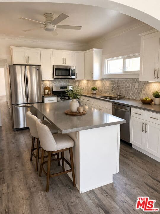 2 bd, 1 ba Townhouse in Los Angeles, CA — $2,575/mo — photo 2