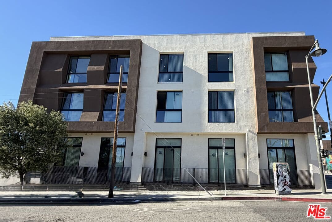 Studio, 1 ba Apartment in Los Angeles, CA — $1,675/mo — photo 1