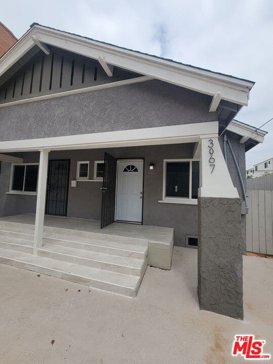 2 bd, 2 ba Townhouse in Los Angeles, CA — $2,450/mo — photo 2