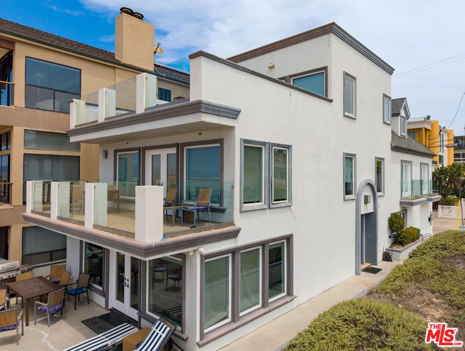 6 bd, 6 ba House in Playa Del Rey, CA — $19,995/mo — photo 2