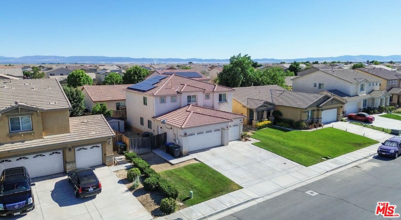 4 bd, 3 ba House in Rosamond, CA — $3,300/mo — photo 2