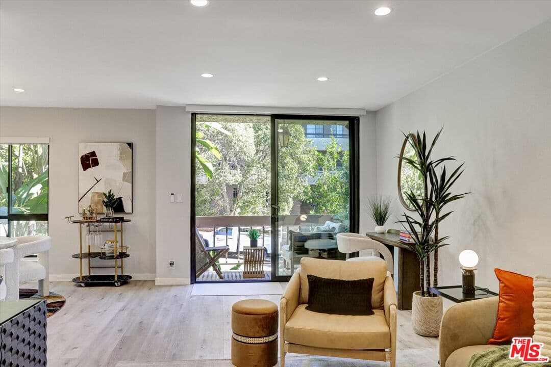 1 bd, 1 ba Condo in Los Angeles, CA — $5,000/mo — photo 2