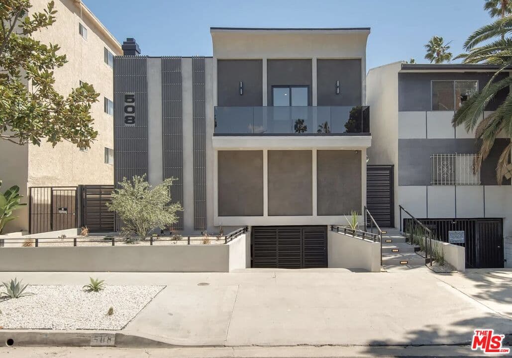 Studio, 1 ba Apartment in West Hollywood, CA — $1,795/mo — photo 2