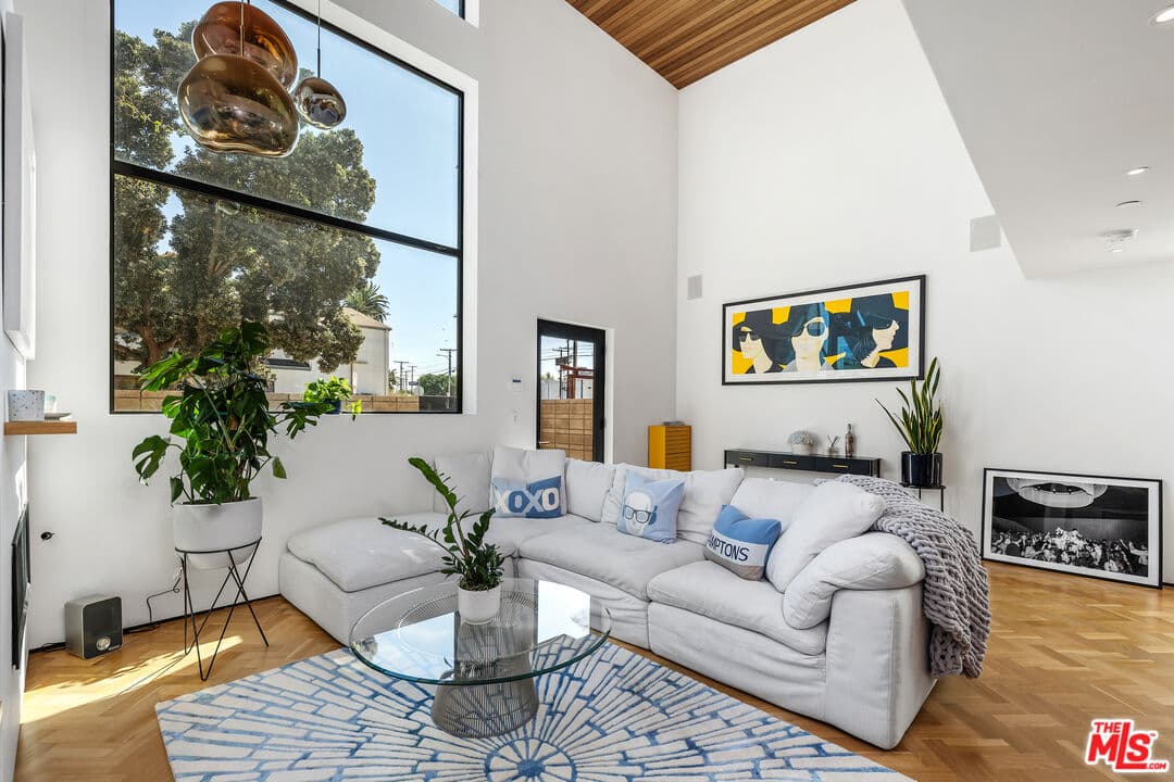 3 bd, 3 ba Townhouse in Venice, CA — $17,500/mo — photo 2