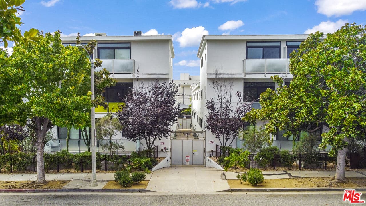 2 bd, 2 ba Apartment in Santa Monica, CA — $5,000/mo — photo 2