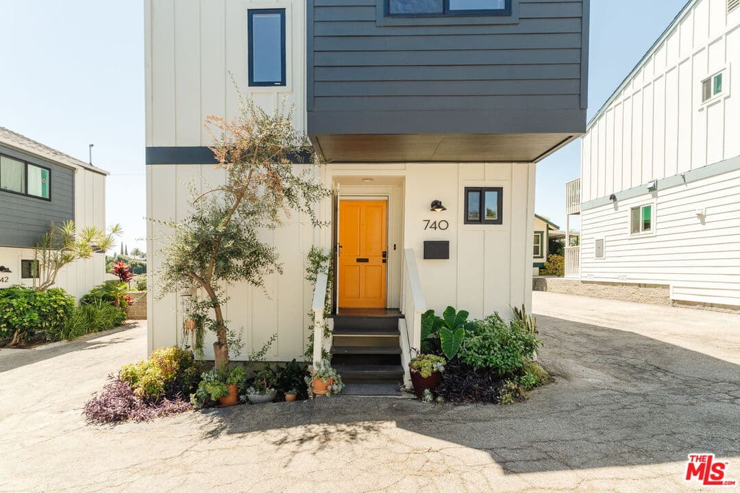 3 bd, 2 ba House in Los Angeles, CA — $4,900/mo — photo 2