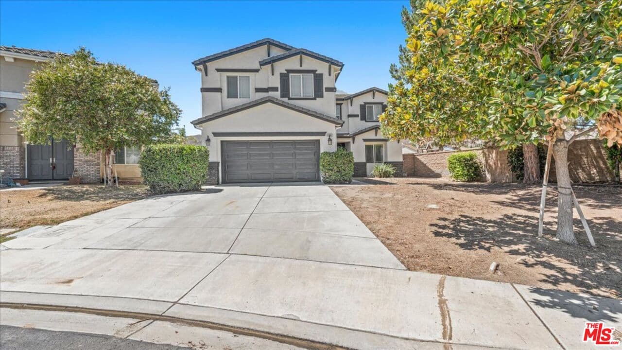 4 bd, 4 ba House in Fontana, CA — $5,250/mo — photo 2