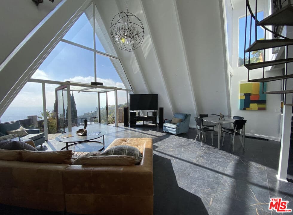 2 bd, 2 ba House in Los Angeles, CA — $9,995/mo — photo 1