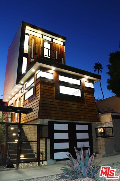 2 bd, 3 ba House in Los Angeles, CA — $5,500/mo — photo 2