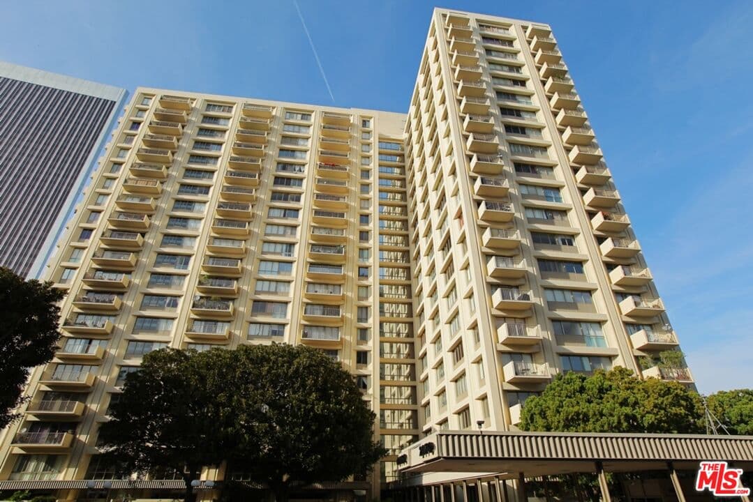 2 bd, 2 ba Condo in Los Angeles, CA — $10,000/mo — photo 1