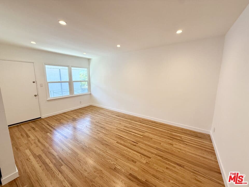 1 bd, 1 ba Townhouse in West Hollywood, CA — $2,195/mo — photo 2