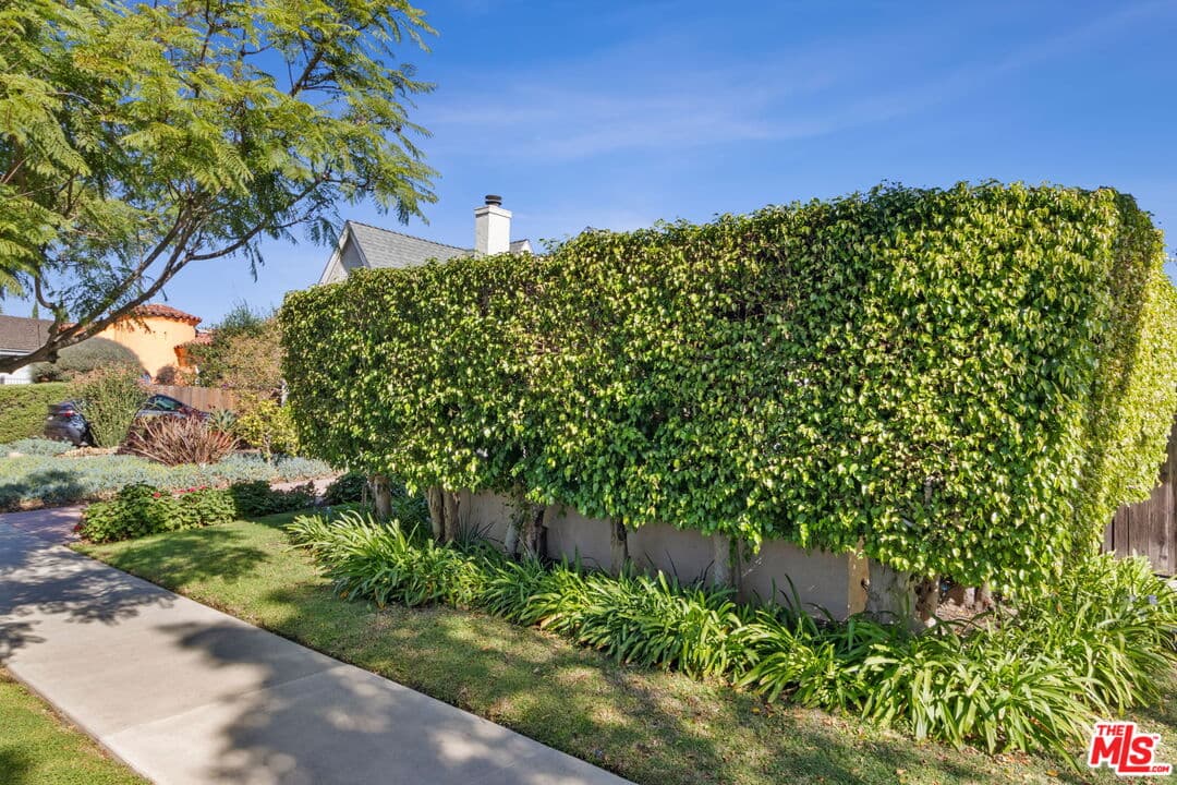 3 bd, 3 ba House in Los Angeles, CA — $7,995/mo — photo 2