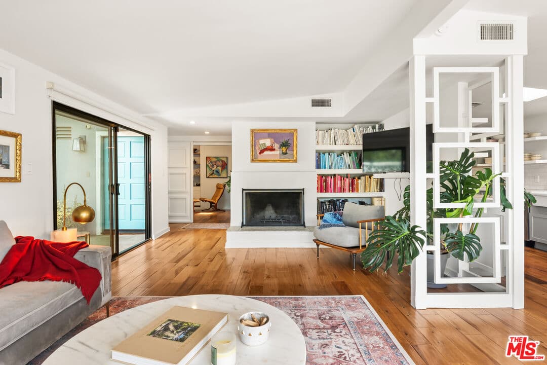 4 bd, 3 ba House in Studio City, CA — $9,200/mo — photo 1
