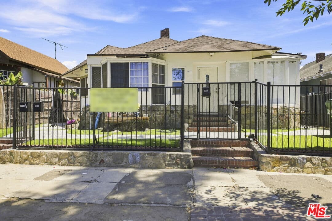 5 bd, 3 ba Townhouse in Los Angeles, CA — $4,295/mo — photo 1