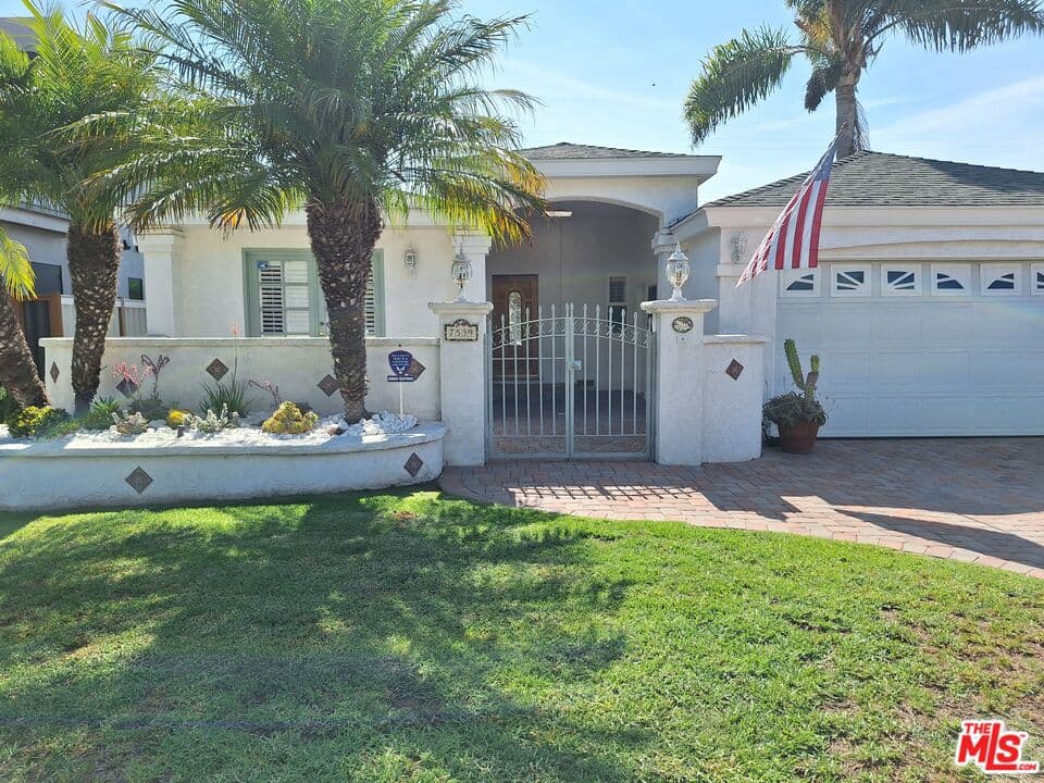 3 bd, 3 ba House in Los Angeles, CA — $7,200/mo — photo 2