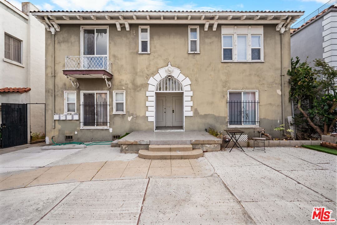 3 bd, 2 ba Apartment in Los Angeles, CA — $3,500/mo — photo 2
