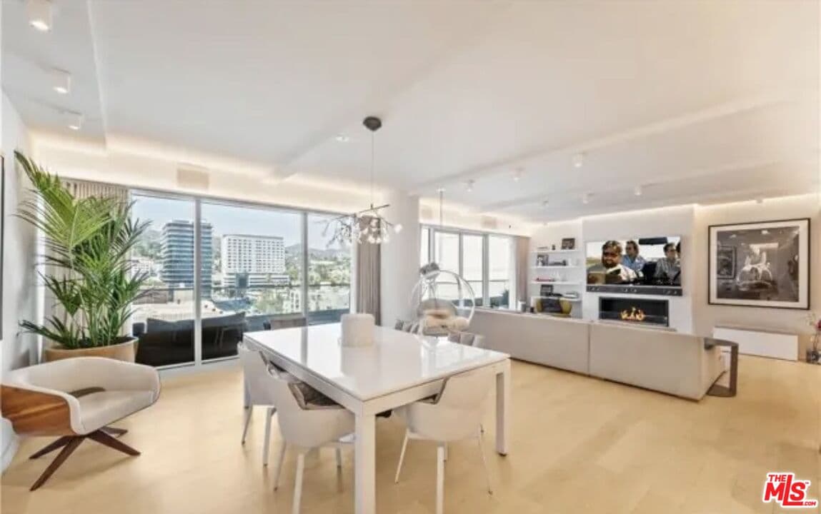 3 bd, 4 ba Condo in Los Angeles, CA — $17,500/mo — photo 1