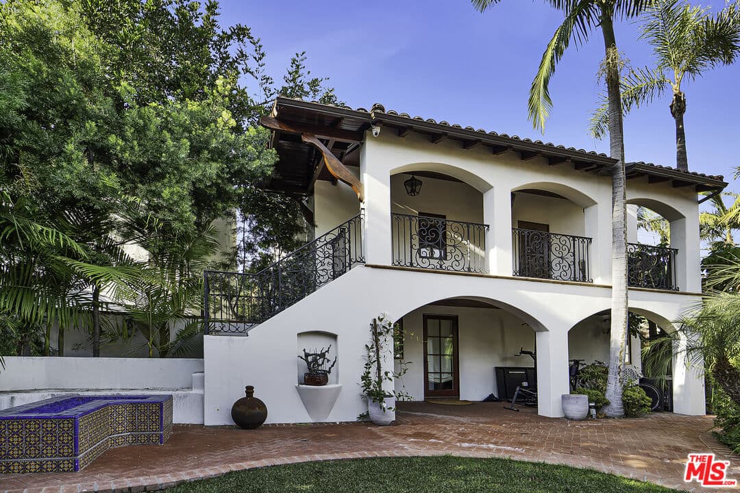 2 bd, 2 ba House in Beverly Hills, CA — $10,500/mo — photo 2