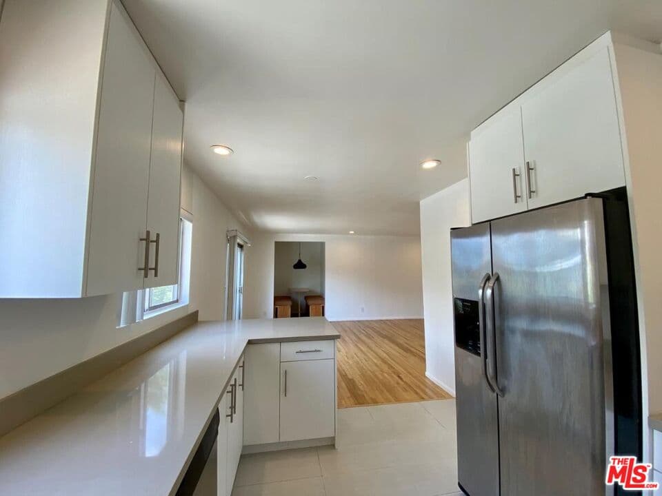 3 bd, 2 ba Apartment in Los Angeles, CA — $3,758/mo — photo 2