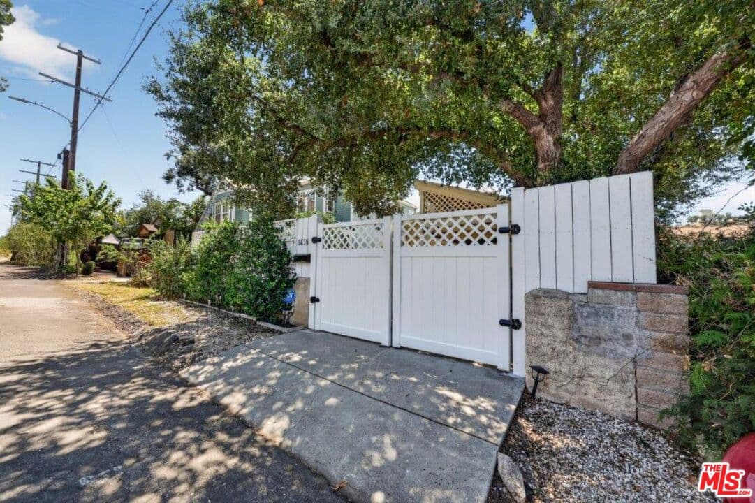 2 bd, 2 ba House in Los Angeles, CA — $3,600/mo — photo 2