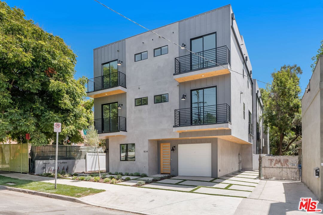 4 bd, 4 ba Townhouse in Los Angeles, CA — $5,995/mo — photo 1