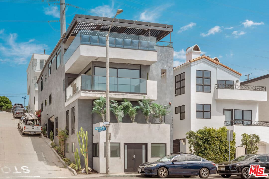 4BR Townhouse in Manhattan Beach — $20,000/mo