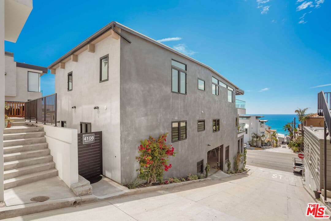 4 bd, 7 ba Townhouse in Manhattan Beach, CA — $20,000/mo — photo 2