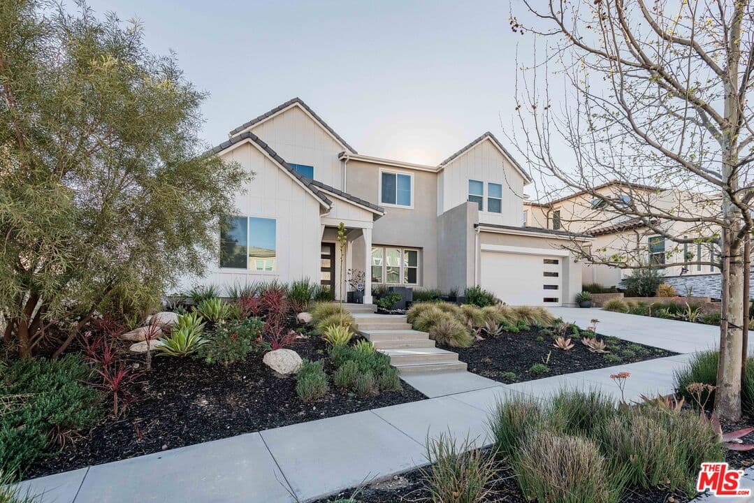 5BR House in Santa Clarita — $7,995/mo