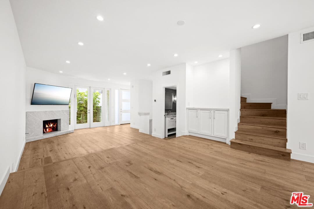 2 bd, 3 ba Townhouse in Los Angeles, CA — $5,795/mo — photo 1
