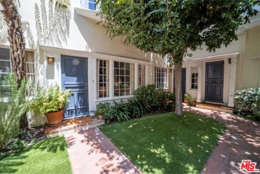1 bd, 1 ba Apartment in Beverly Hills, CA — $4,500/mo — photo 2