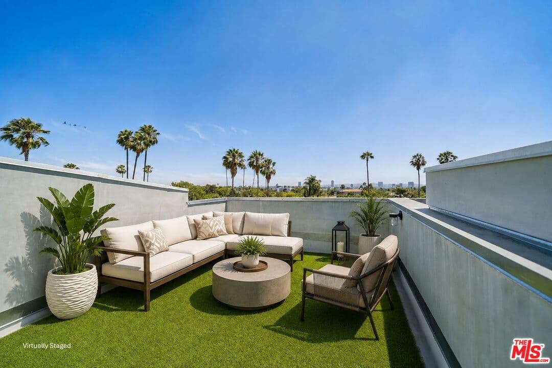 2 bd, 3 ba Townhouse in West Hollywood, CA — $4,850/mo — photo 2