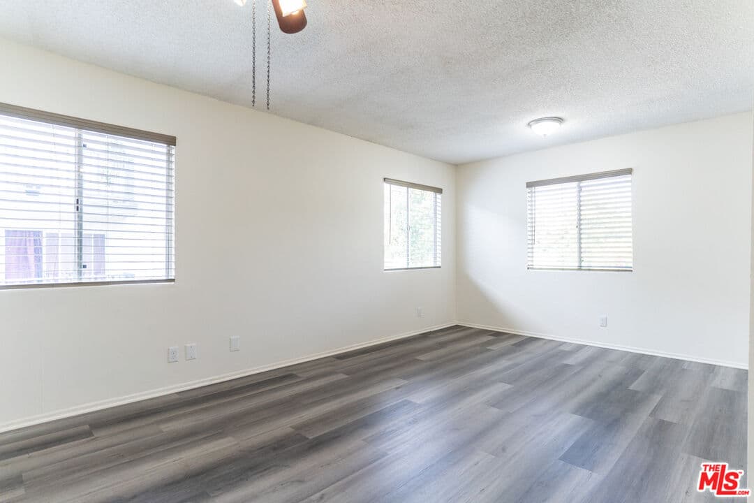 2 bd, 1 ba Townhouse in Los Angeles, CA — $2,025/mo — photo 2